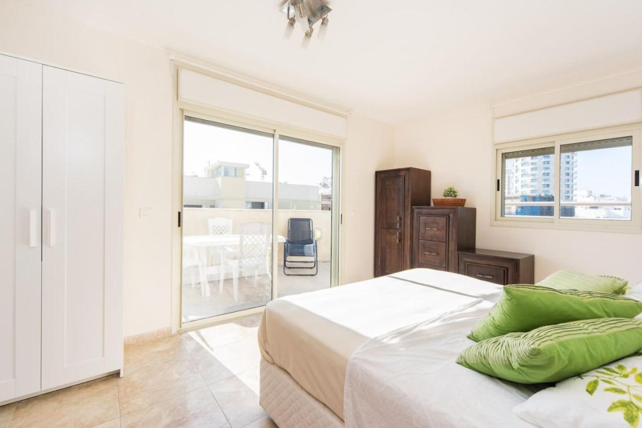 Spacious Duplex With Terrace & Mamad 3-min From The By Sea N' Rent