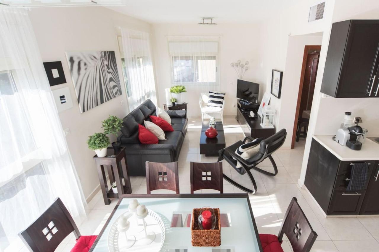 Apartment Spacious Duplex With Terrace & Mamad 3-min From The By Sea N' Rent Tel Aviv