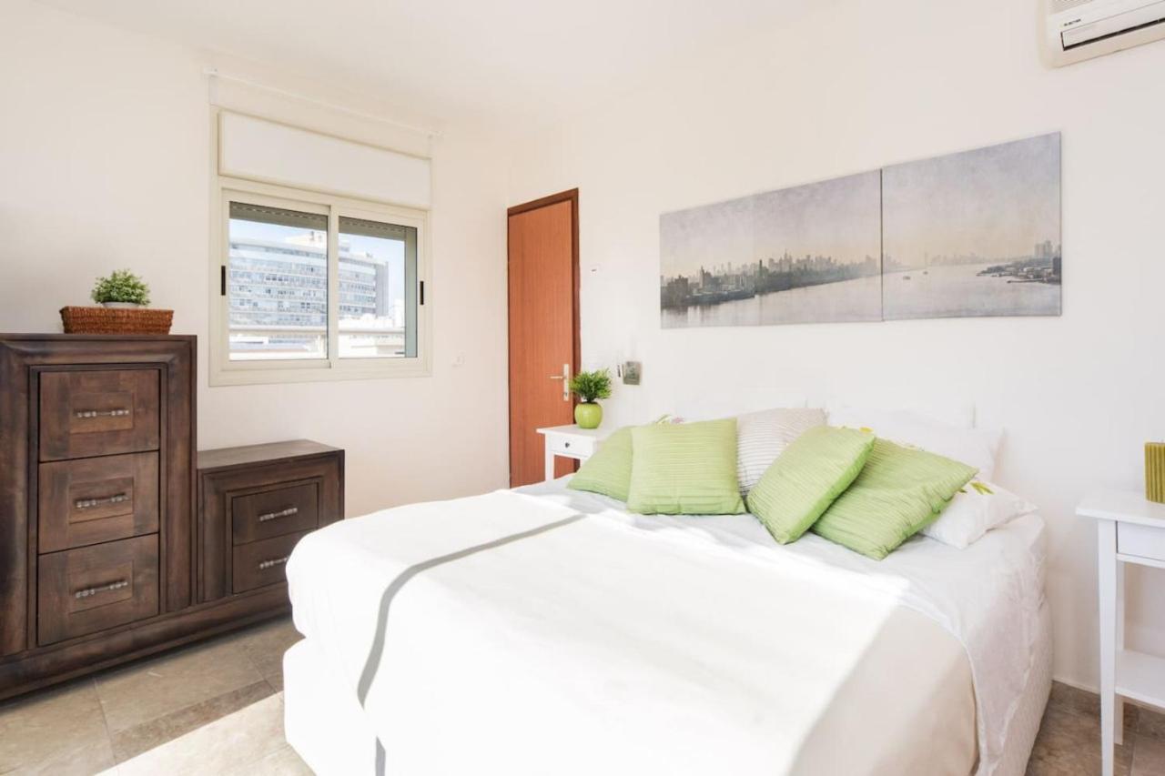 Spacious Duplex With Terrace & Mamad 3-min From The By Sea N' Rent Tel Aviv
